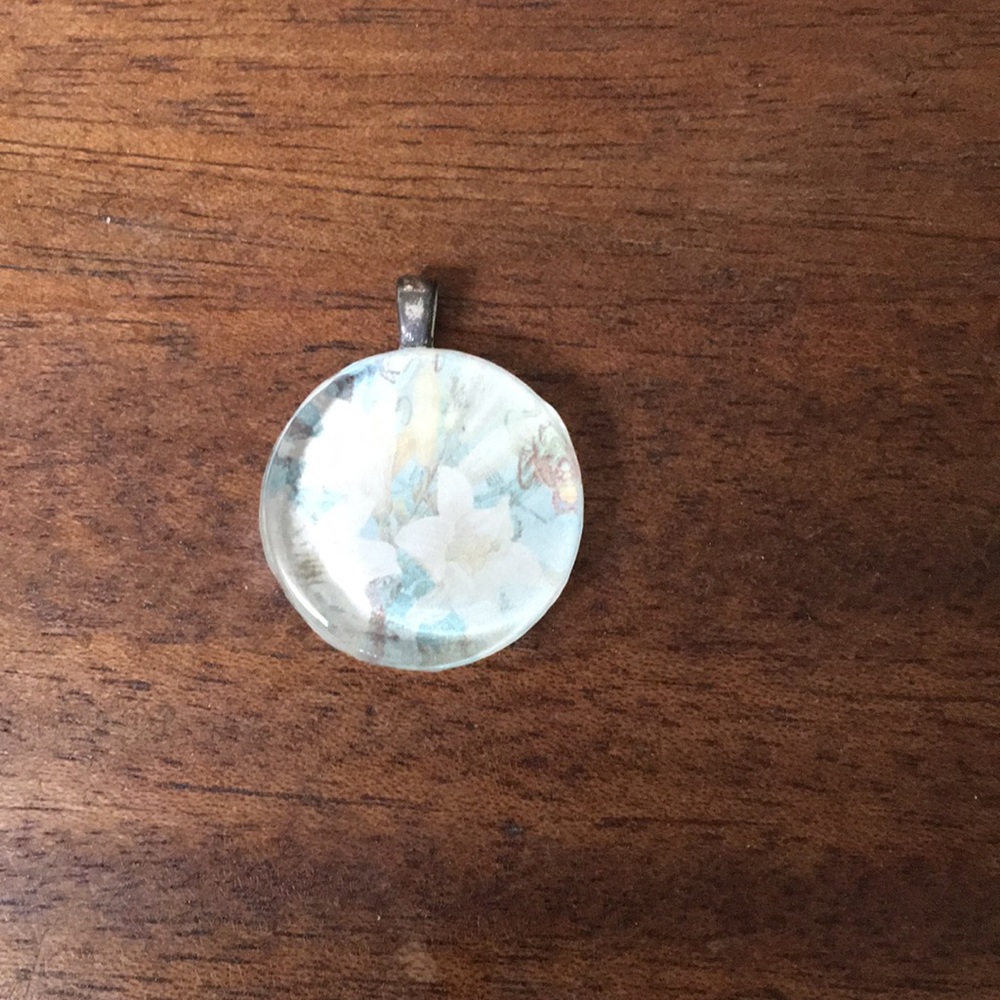 Floral pendant